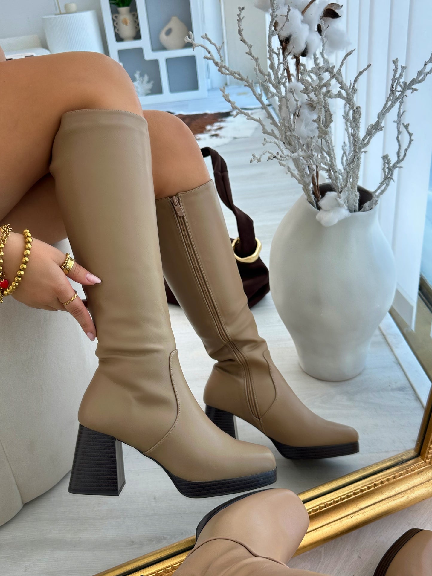 Bota Luyf Nude
