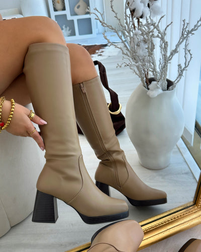 Bottes Luyf Nude