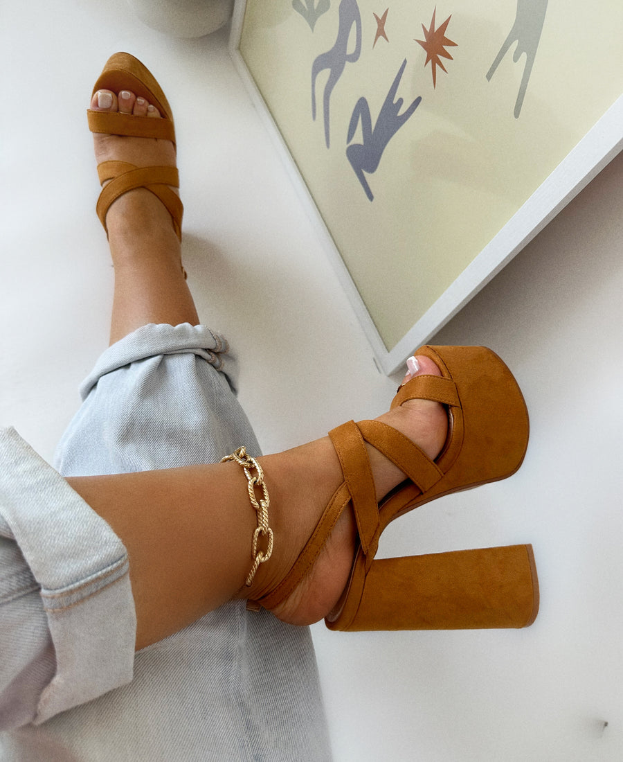 Sandalia Daphene Camel