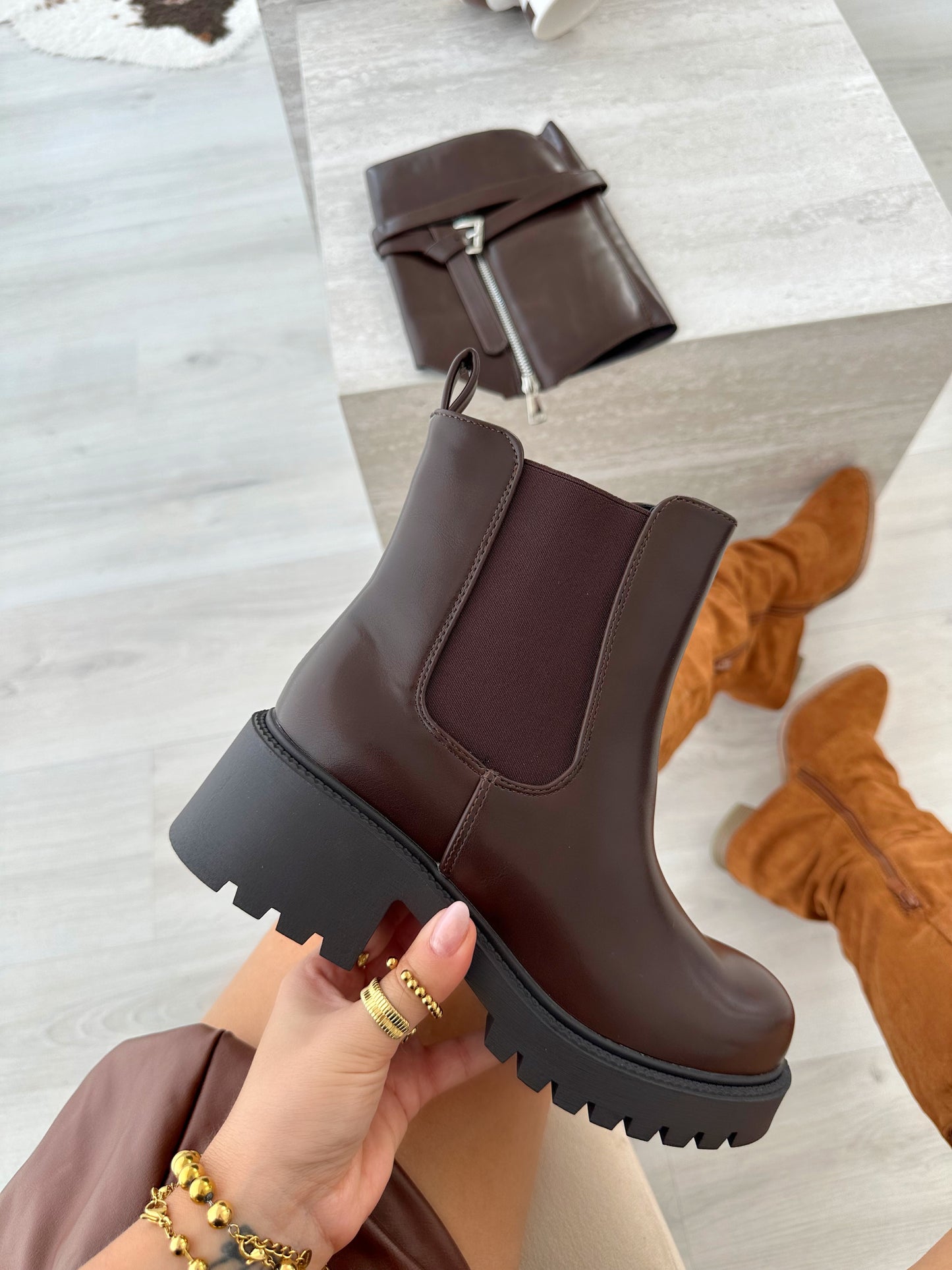 Bota Lucy