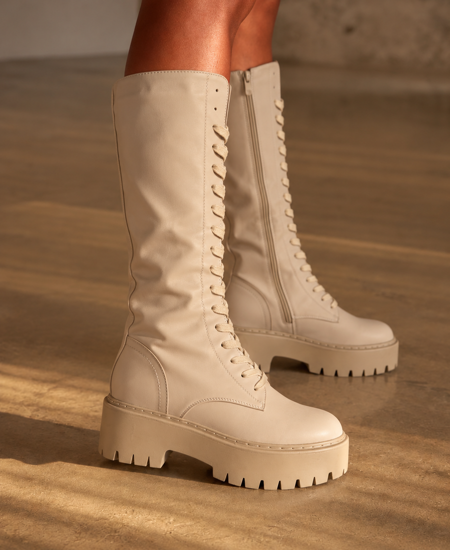Bota Ivory Lace-Up