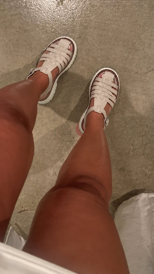 Nola Ivory — Chinelo Plataforma