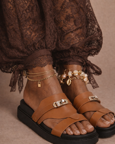 Sandalia Heritage con tiras – Camel