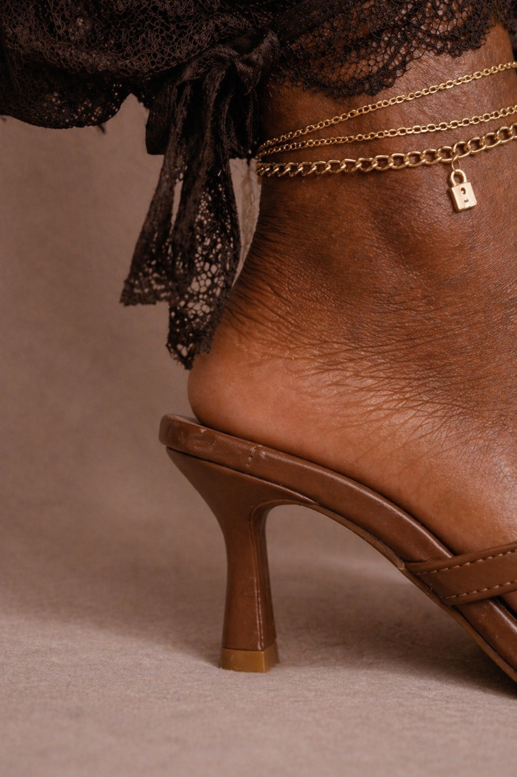 Sculpted Heel Mule Sandal – Brown