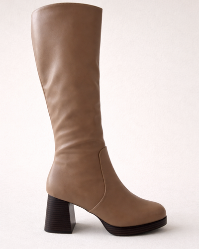 Bottes Luyf Nude