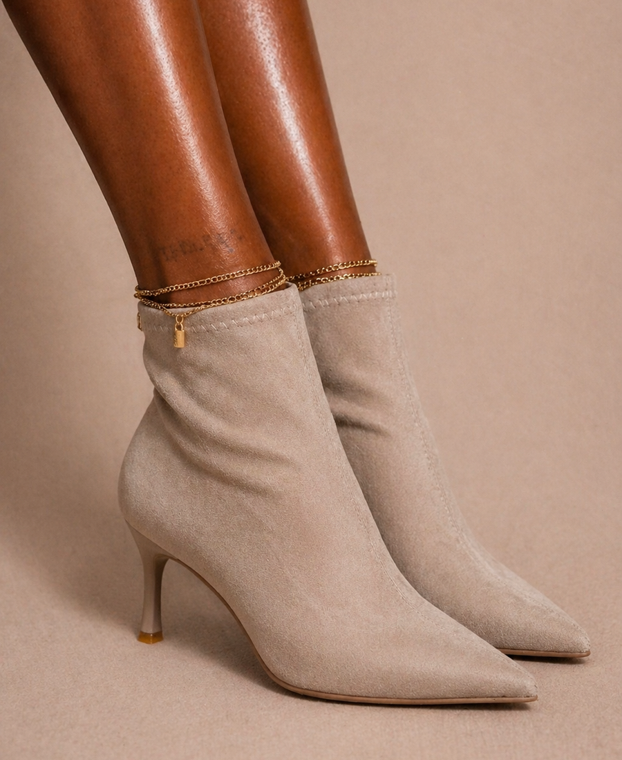 Bota Ankle Camurça Nude Stiletto Elegance