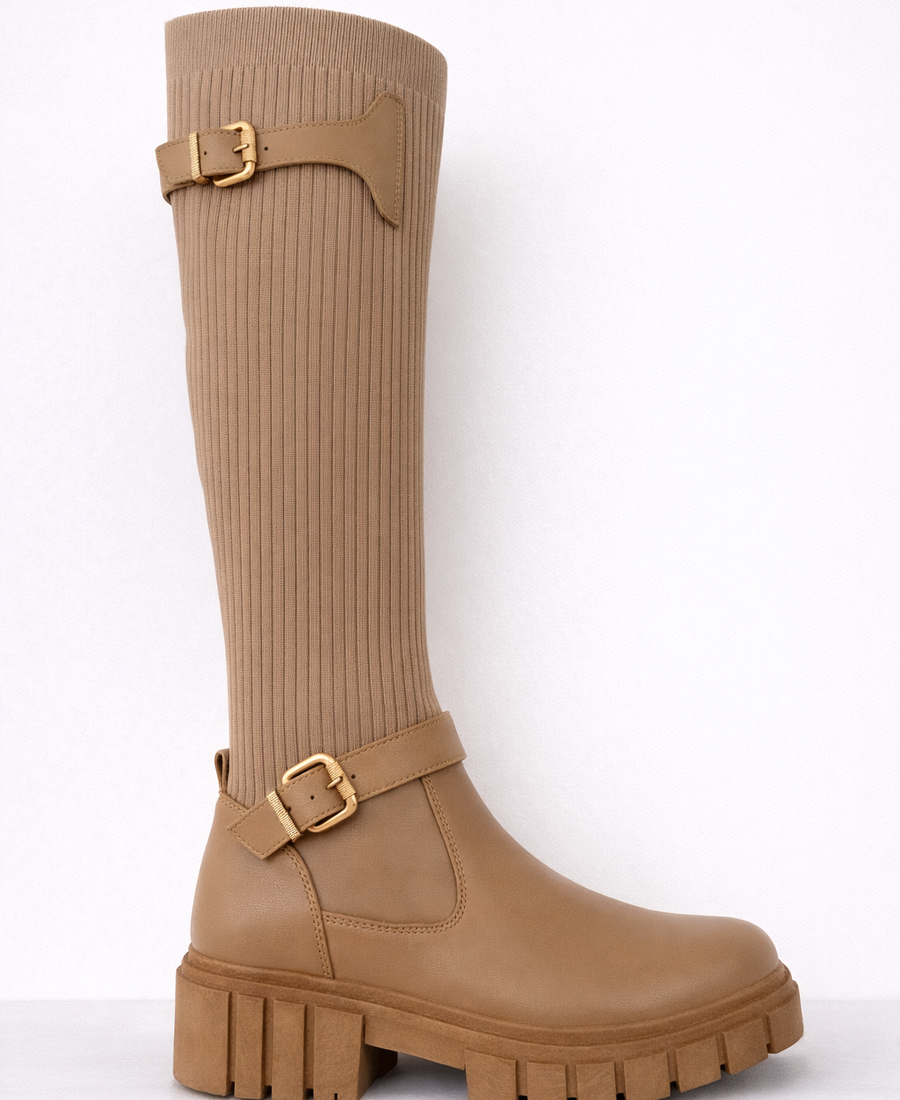 Bota Ary Nude