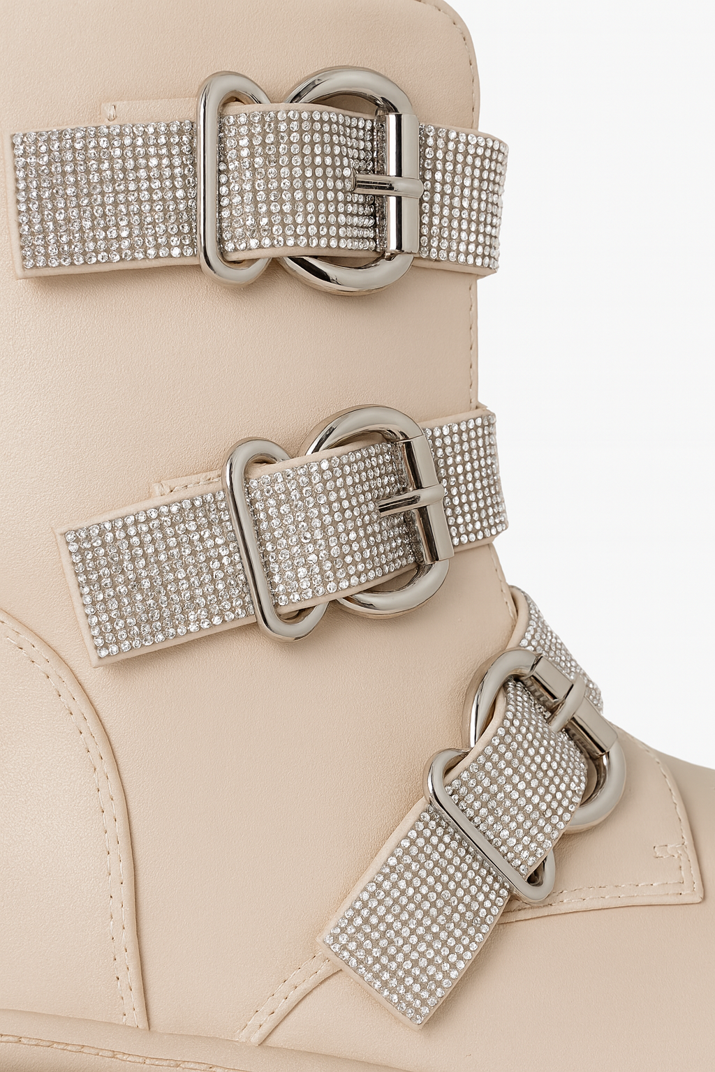 Bota Aldya Nude
