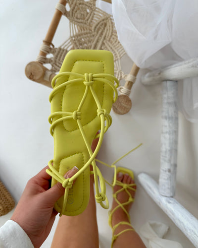 sandalias ámbar