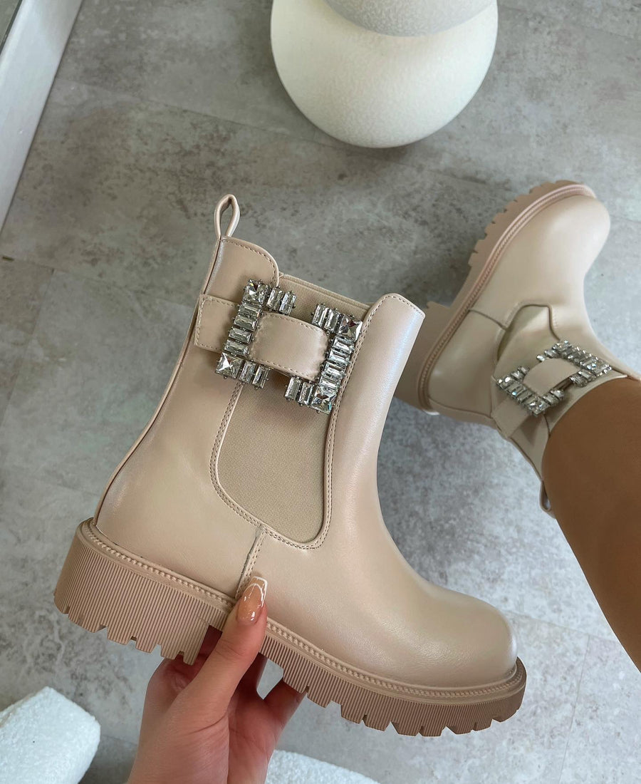 Bota Miah Nude