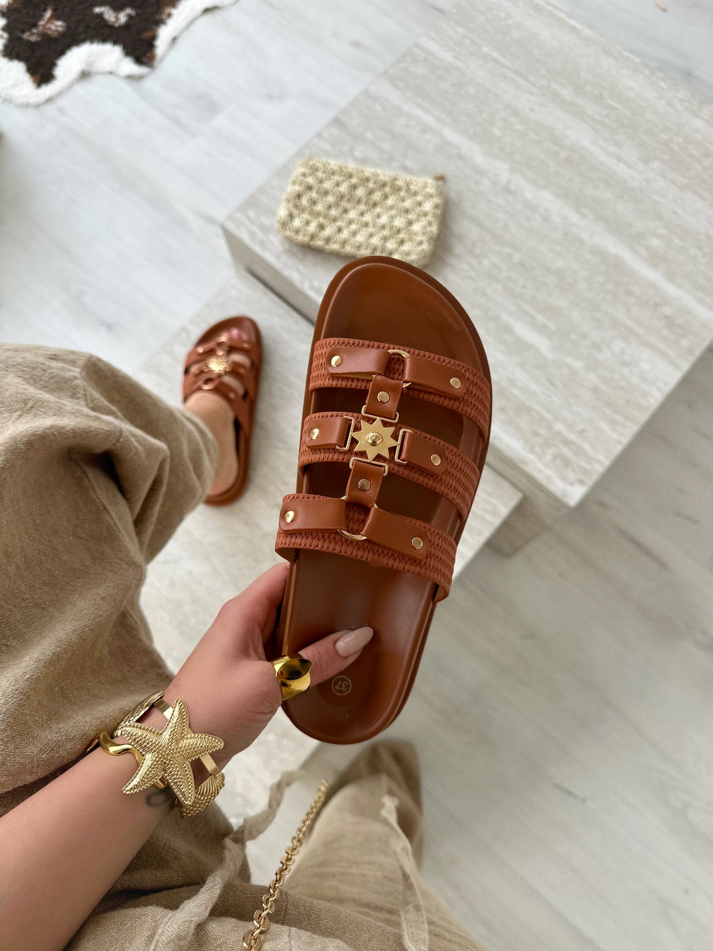 Sandália Verya Camel