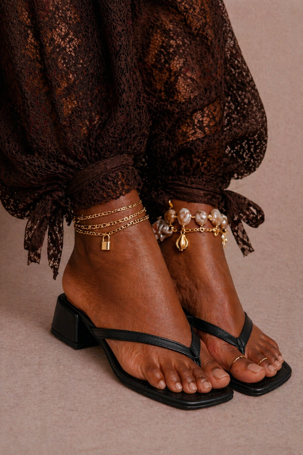 Luna Block Heel Sandal – Black