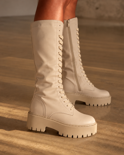 Bota Ivory Lace-Up