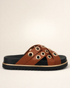 Sandalia camel con ojales