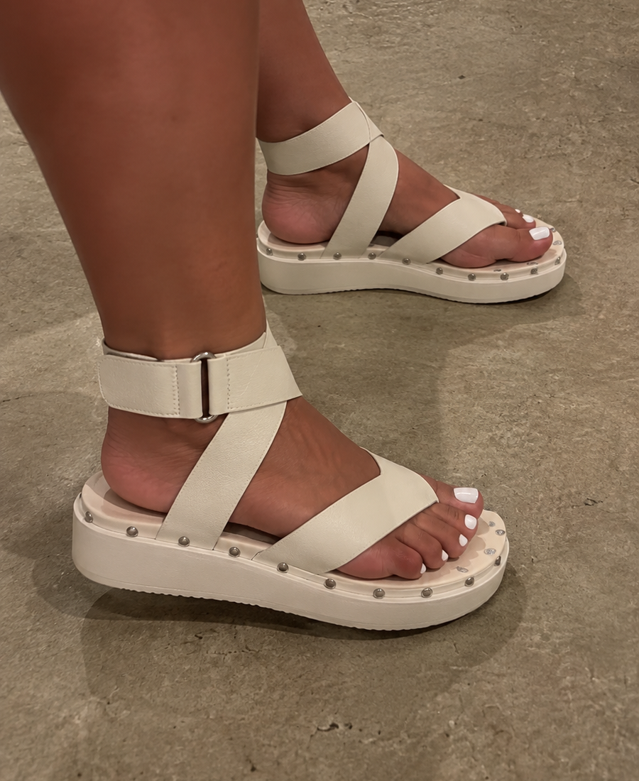 Sandália Riviera Studs Creme