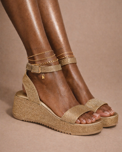 Sandalia Gold Glow – Elegancia Luminiscente