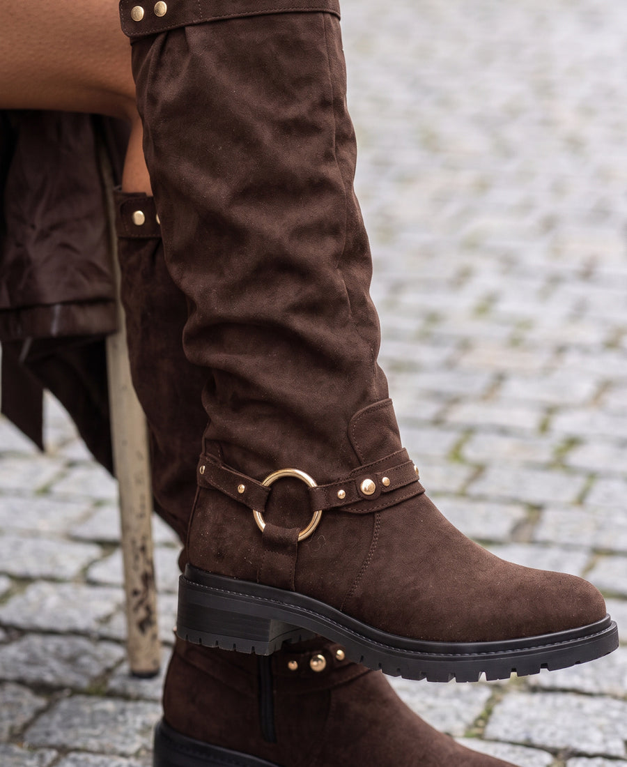 Dakota Gold Ring Boots — Chocolate