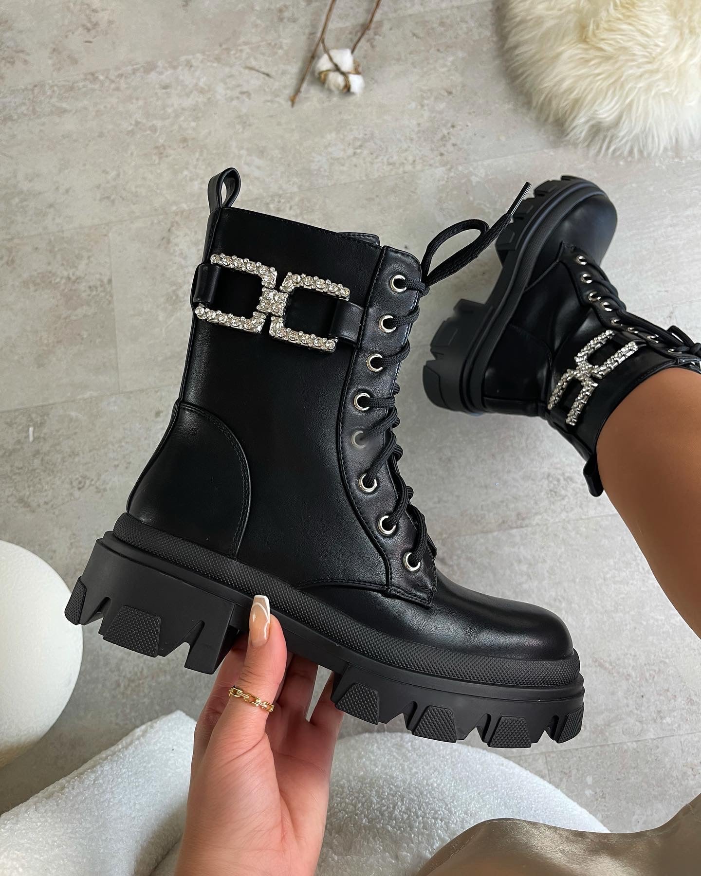 Bottes noires Isa